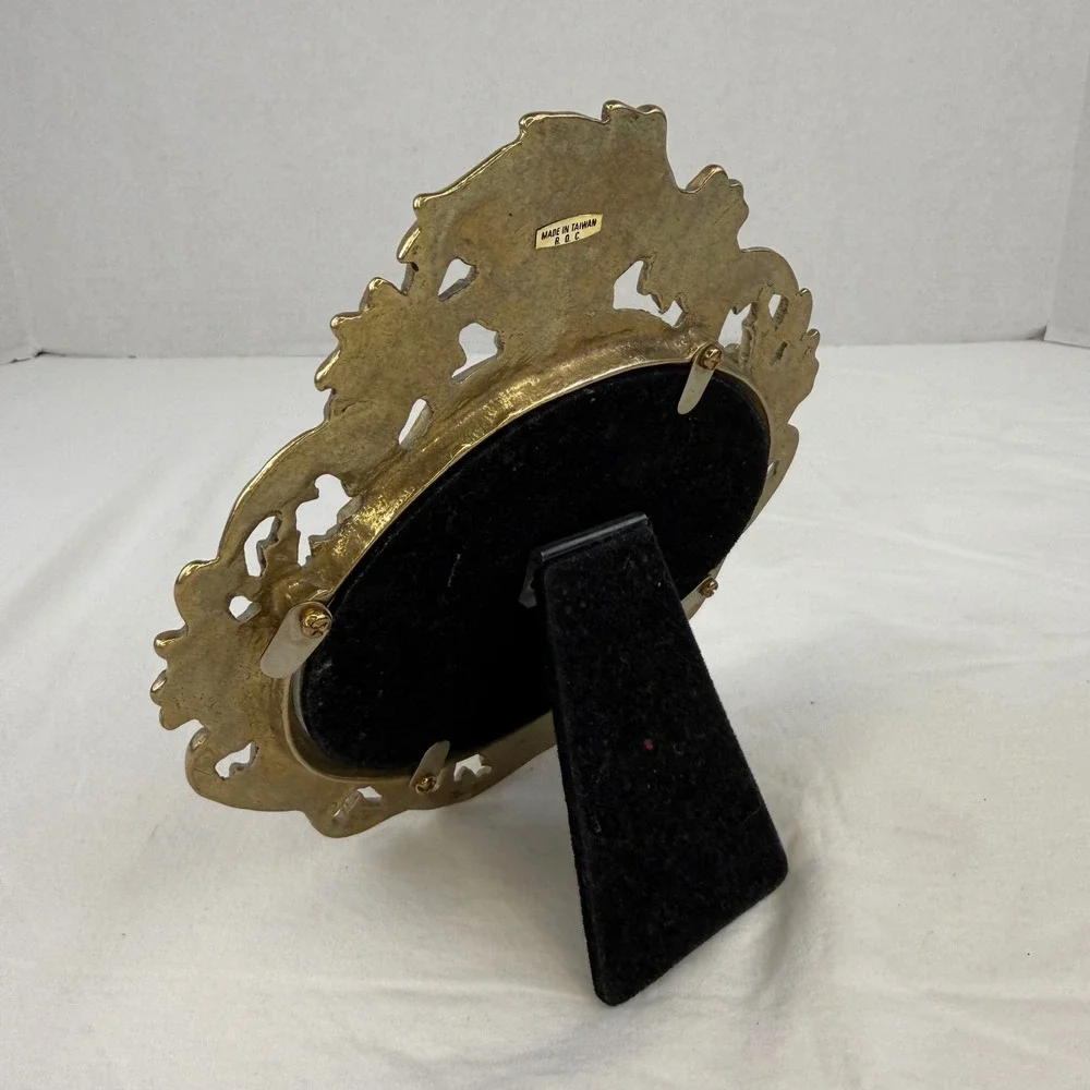 Vintage Ornate Brass Oval Picture Frame Floral Scroll Hollywood Regency 7.5x6.5